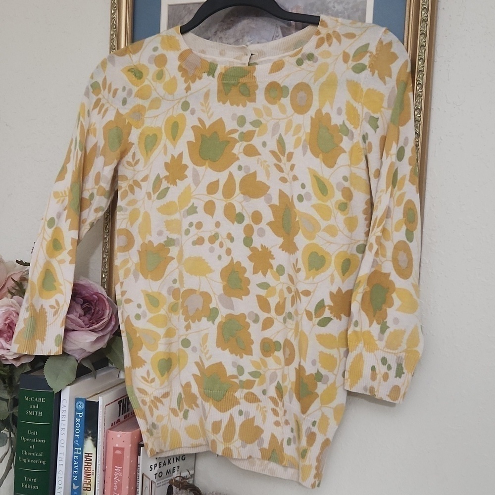 Boden Wool Floral Cardigan with button detail on the back size 4 Cottagecore - Picture 2 of 10